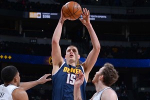  约基奇三双掌控全场节奏，掘金轻取森林狼迎连胜