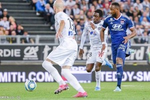  布雷斯特爆冷击败里昂撼动欧冠格局  